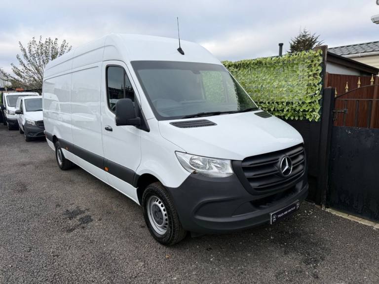 2022 Mercedes-Benz Sprinter 3.5t H2 Progressive Van PANEL VAN DIESEL Manual