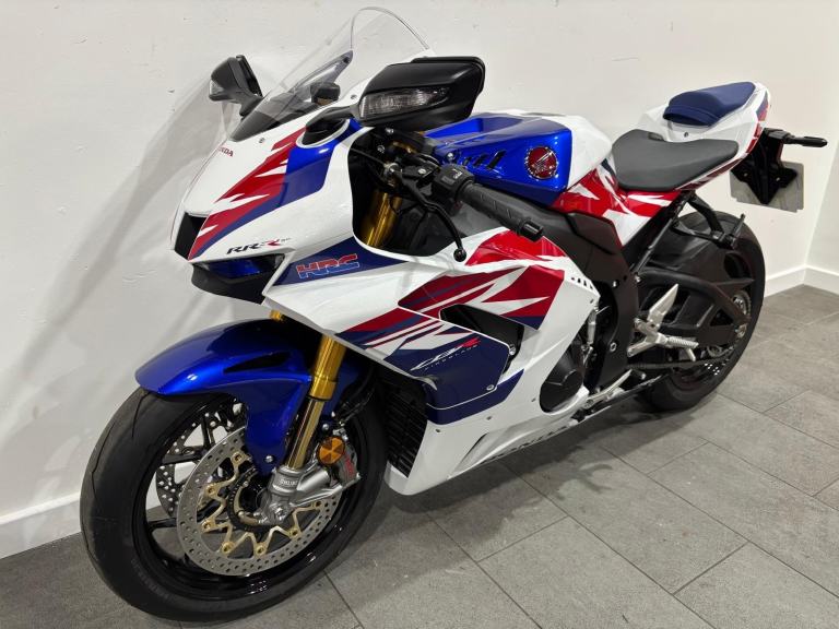 2025 Honda Fireblade CBR1000RRR SP, 30th Anniversary #1703, Warranty until 09/31