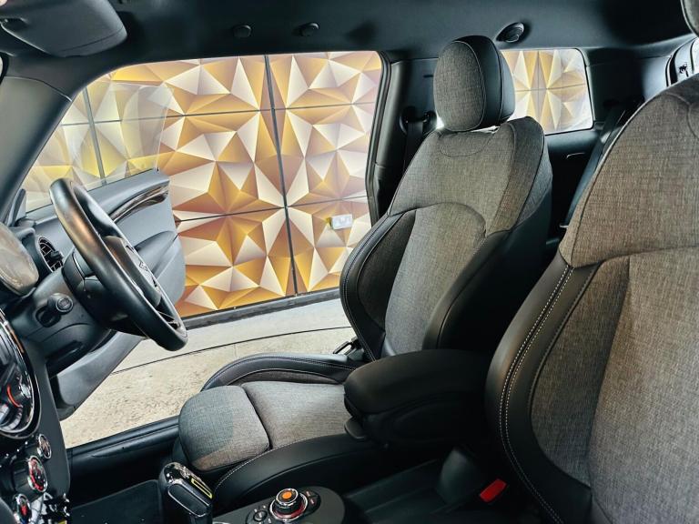 2020 MINI Electric Hatch Cooper SE 32.6kWh Level 2 Auto 3dr HATCHBACK Electric Automatic