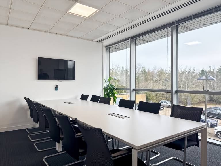 Cambridge - CB23 6DP \ Large Flexible Office Space for Up to 10 Desks
