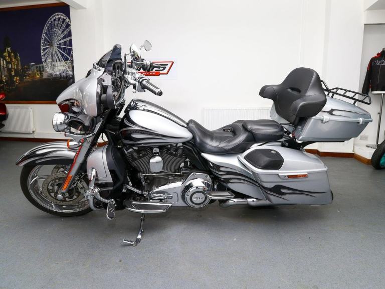 2015 Harley-Davidson CVO 1801 FLHXSE Street Glide