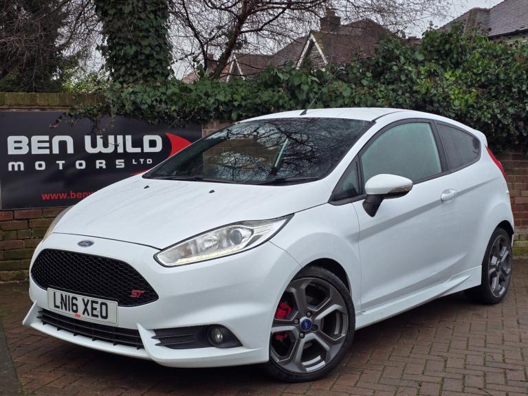 2016 Ford Fiesta 1.6 EcoBoost ST-2 3dr HATCHBACK Petrol Manual