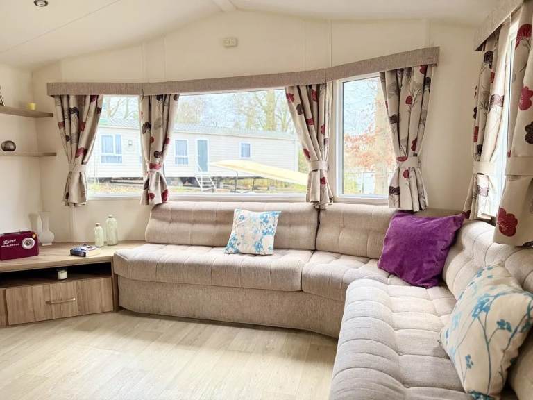 Willerby Rio Gold 2015 | 35x12 | 3 Bedroom | 11.5 month Season | Beauport Holiday Park, Hastings