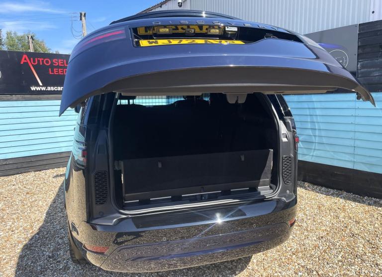 2022 Land Rover Discovery 3.0 D300 MHEV R-Dynamic SE SUV 5dr Diesel Auto 4WD Euro 6 (s/s) (300 ps...