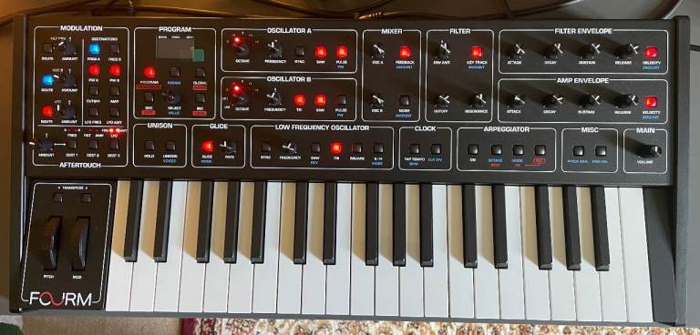 Sequential Fourm Analog Polyphonic Synthesizer