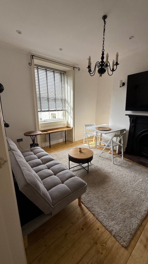 Beautiful Bright 2-Bed Flat for rent  in New Town  – Next to Stockbridge