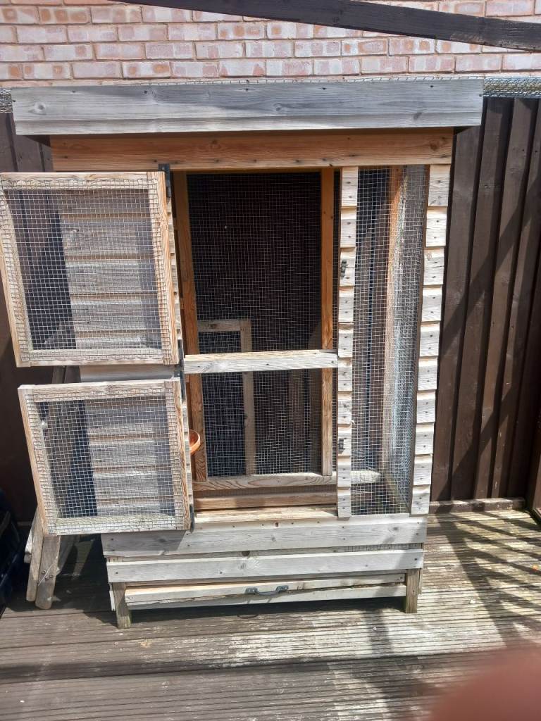 Wooden bird cage 
