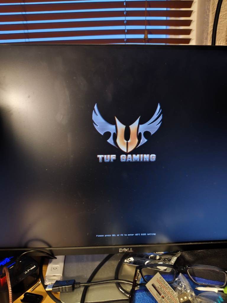 Tuf gaming tower Asus i7 16 GB ram Corsair 1 tb Evo 970 