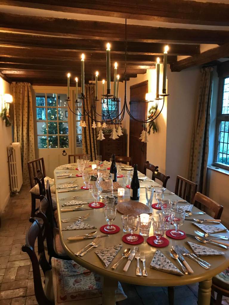 OKA large extendable wood dining table - very good condition