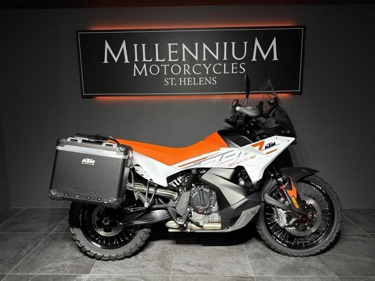 2024 KTM 790 ADVENTURE