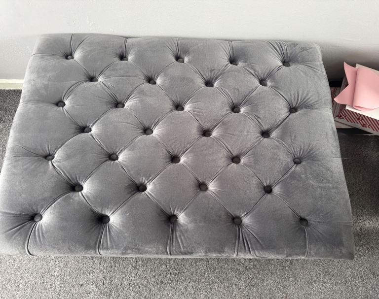 Grey Velvet Ottoman - Bed in a box 