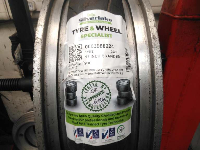 120 70 R17 58w M/C Pirelli Supercorsa Sc1 Track Use Only 3mm Partworn Pressure T