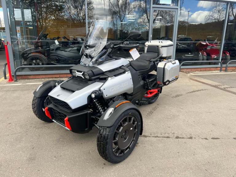 BRAND NEW Can-Am Canyon XT 1330cc 6 speed semi automatic Spyder trike 