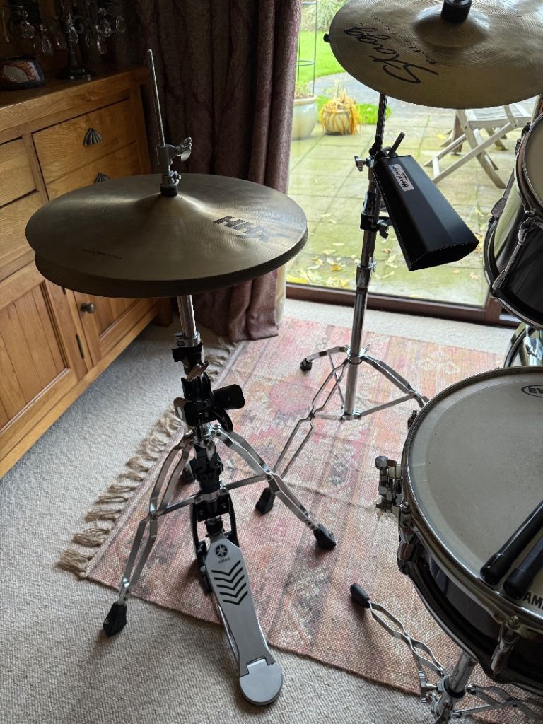 Yamaha 5 Drum Birch Kit Complete with Cymbals and Soft Cases, Excellent condition