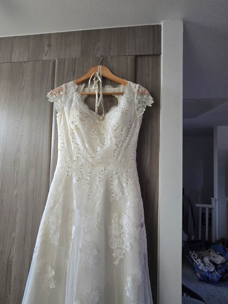 Lovely wedding dress 