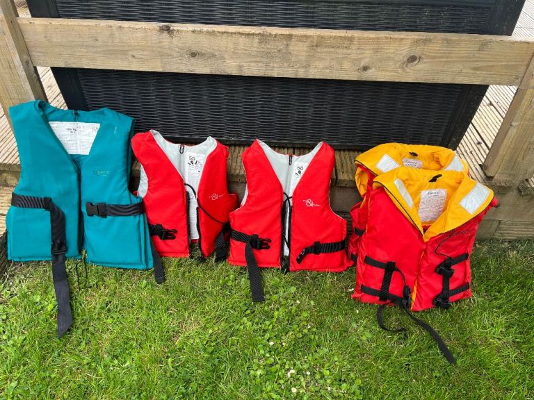 5 Buoyancy aids 
