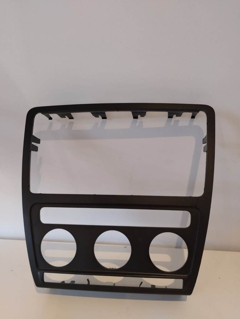  SKODA OCTAVIA 2006 DASHBOARD CENTRE STEREO SURROUND TRIM COVER 1Z0858069A