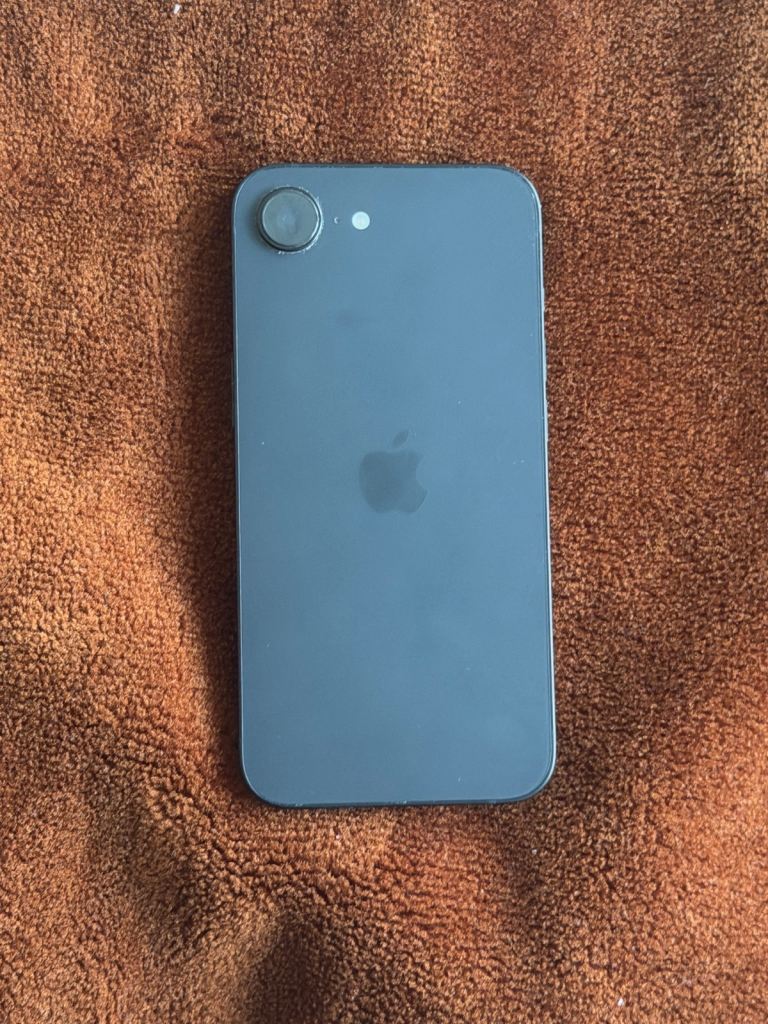 iPhone 16 e