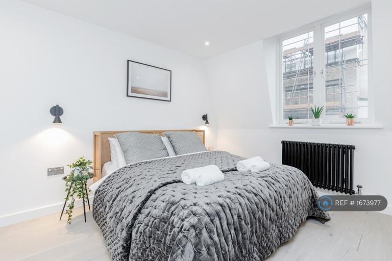 2 bedroom flat in Rushey Green, London, SE6 (2 bed) (#1673977)