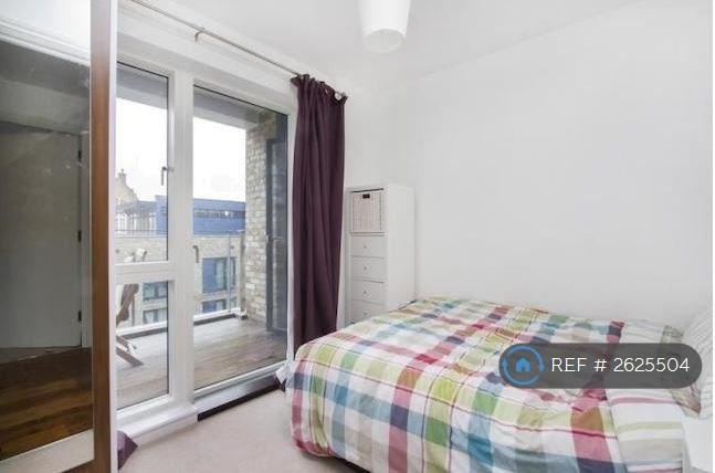 3 bedroom flat in Roffo Court, London, SE17 (3 bed) (#2625504)