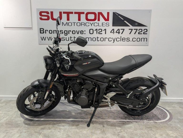 2025 TRIUMPH TRIDENT 660