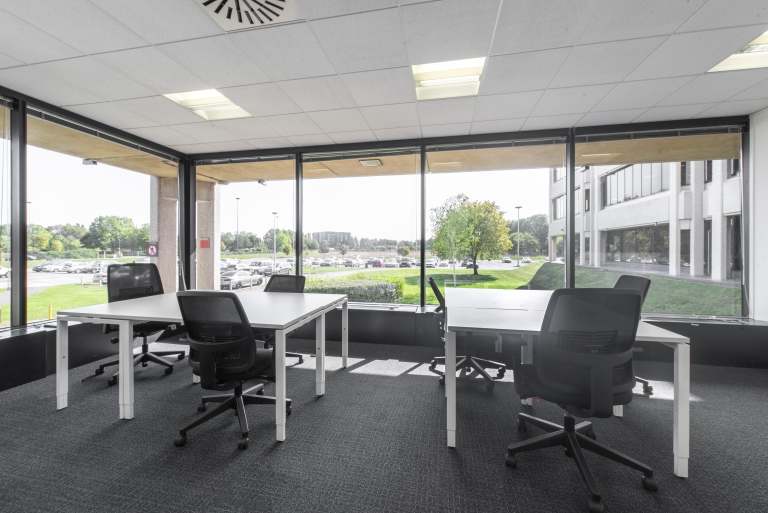 Portsmouth - PO63EZ \ Office Space for Rent with 5 Desks