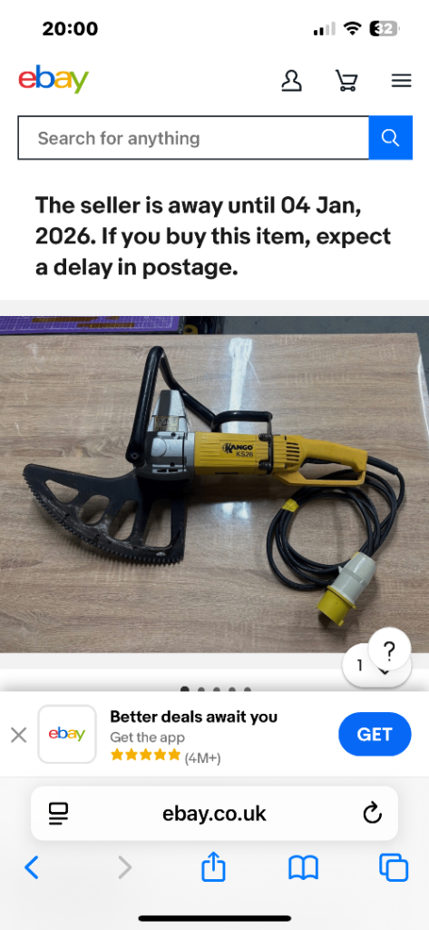Concrete cutting saw