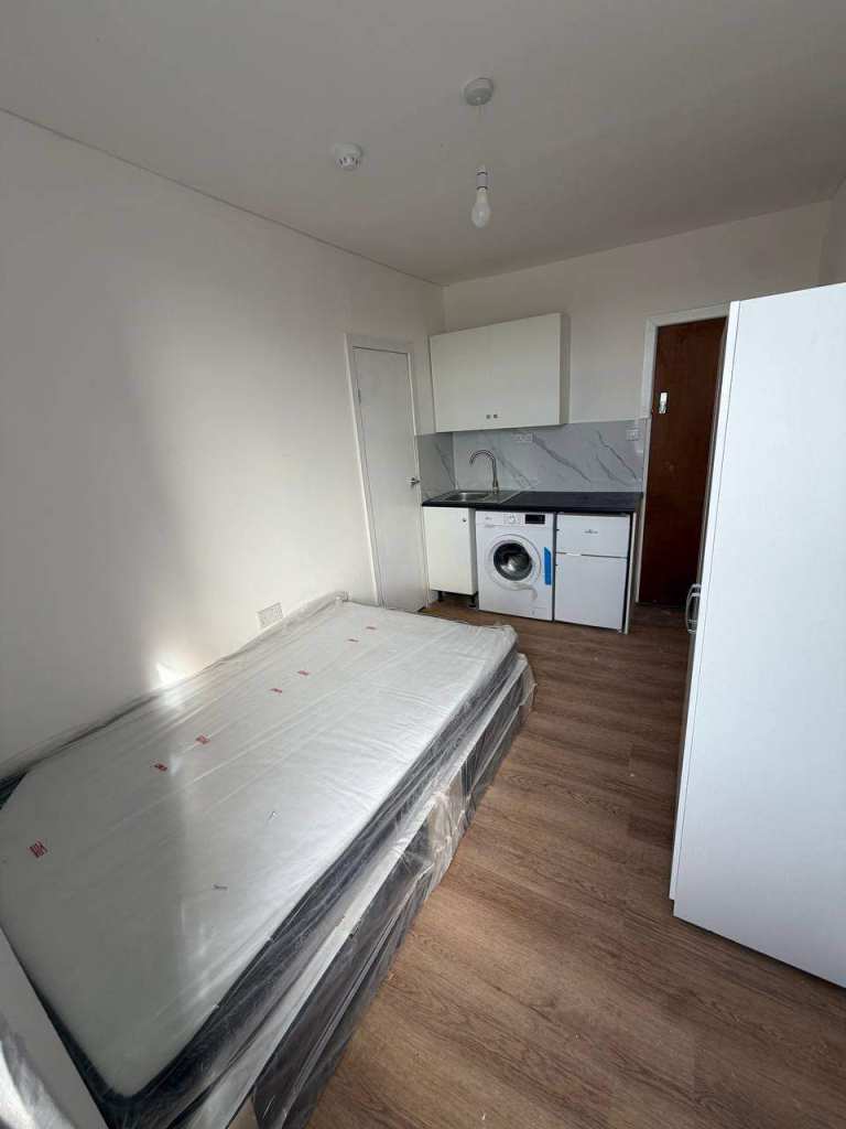 Studio flat 