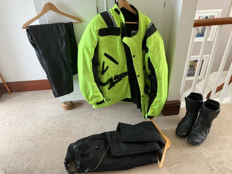  Clothing and equipment
