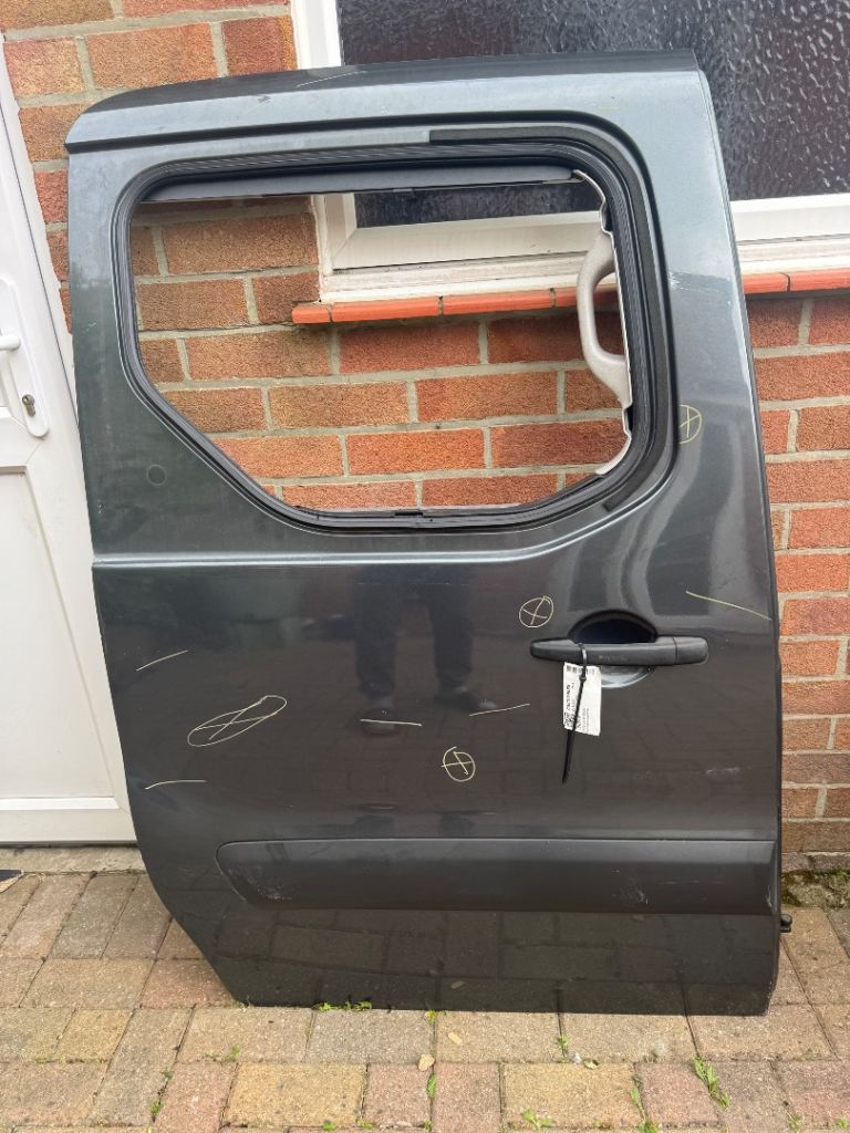 Peugeot partner sliding door 