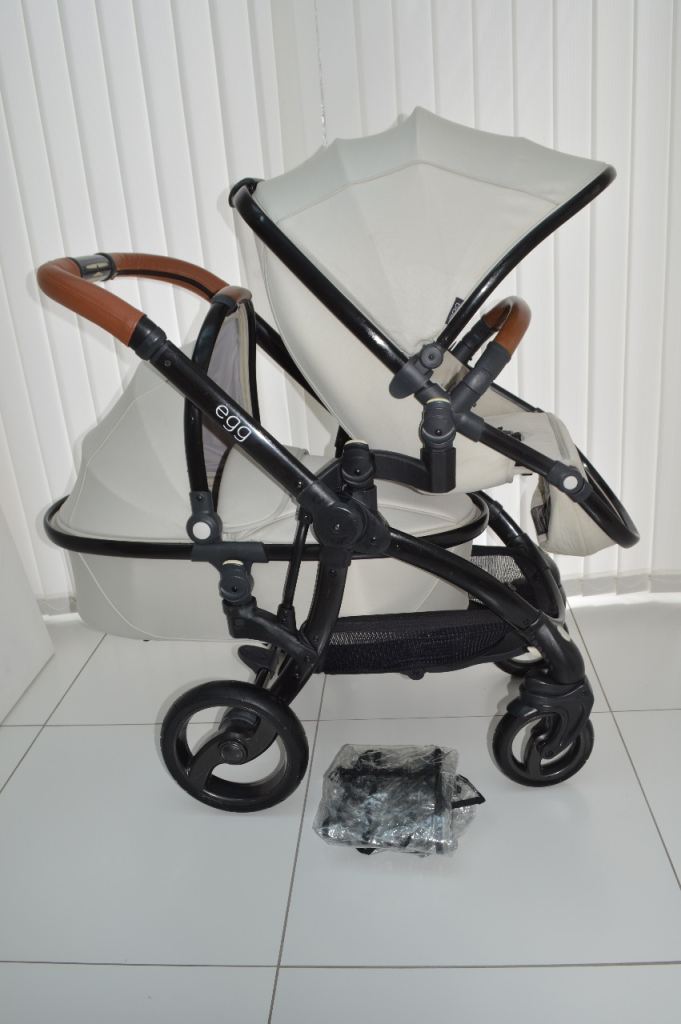 Egg Double Pram/Pushchair – Cream, As Good As New