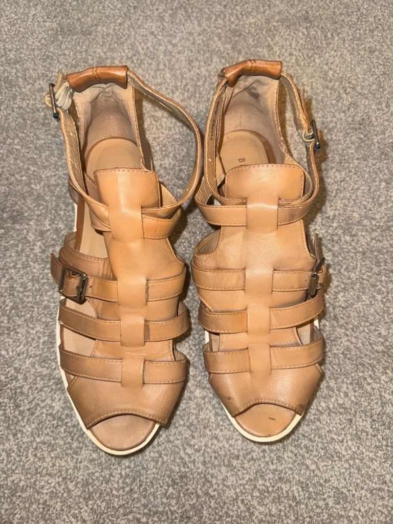 Women’s sandals 