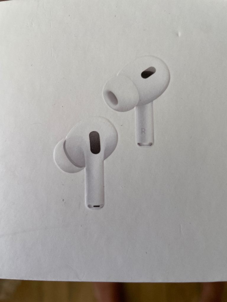 Apple AirPods Pro (2nd Gen) – White Wireless Earbuds in Good Condition