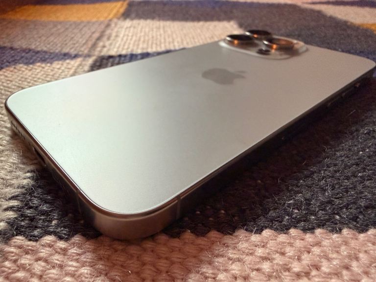 Iphone 15 pro max 256gb natural titanium 