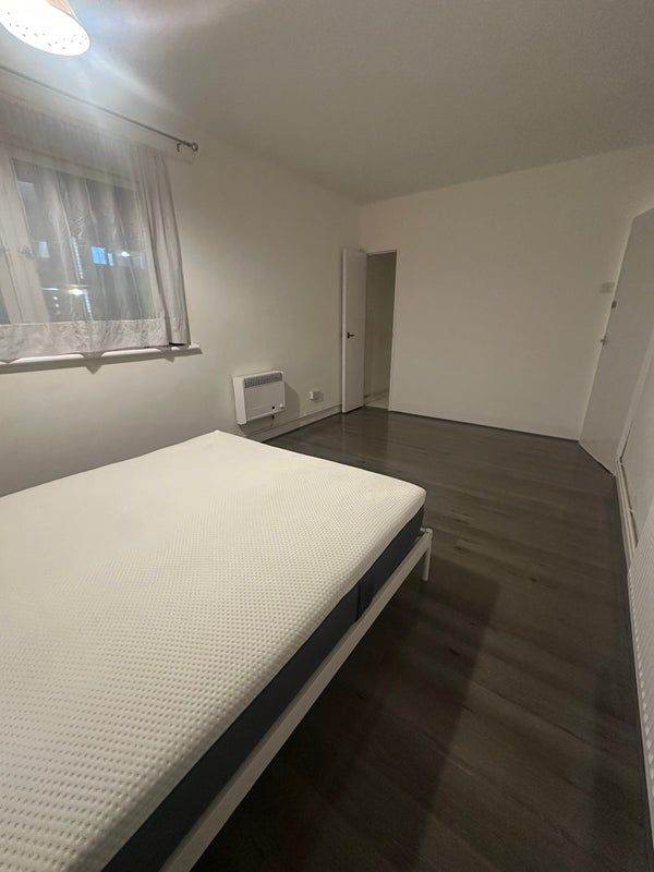 Spacious and Cosy Double Rooms for Rent in -  SE18 7EE