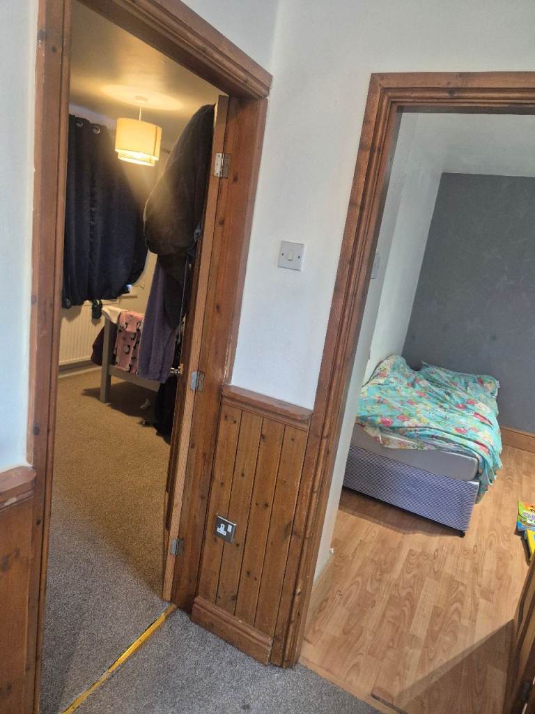 Good standard double room in a 2bedroom house 