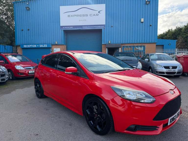 2013 Ford Focus 2.0T EcoBoost ST-2 Euro 5 (s/s) 5dr HATCHBACK Petrol Manual