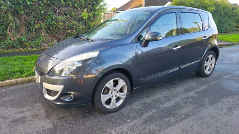 2011 Renault Scenic Dynamique Automatic Diesel MOT July 2027 Low mileage