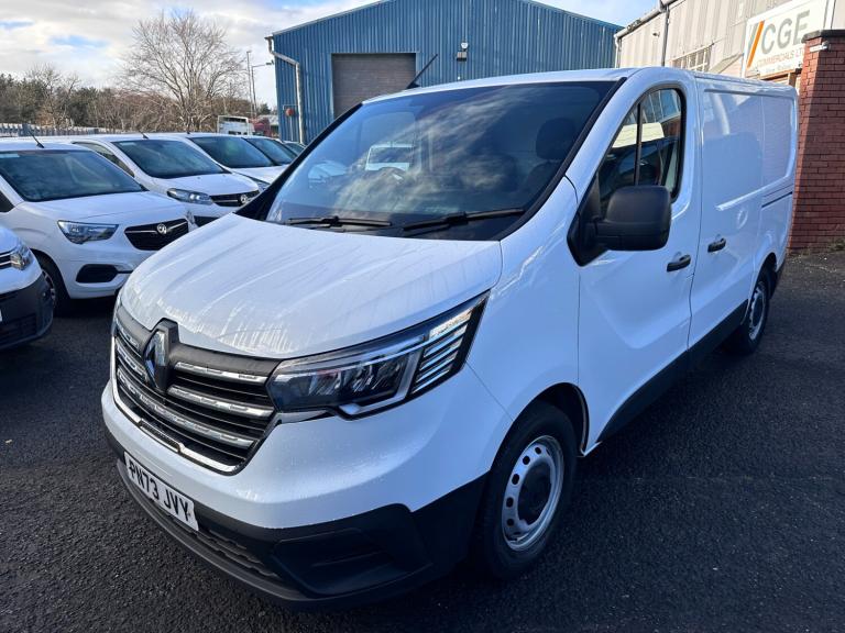 2023 73 RENAULT TRUCKS UK TRAFIC dCi 150 3T LWB L2 H1 Van Red Edition