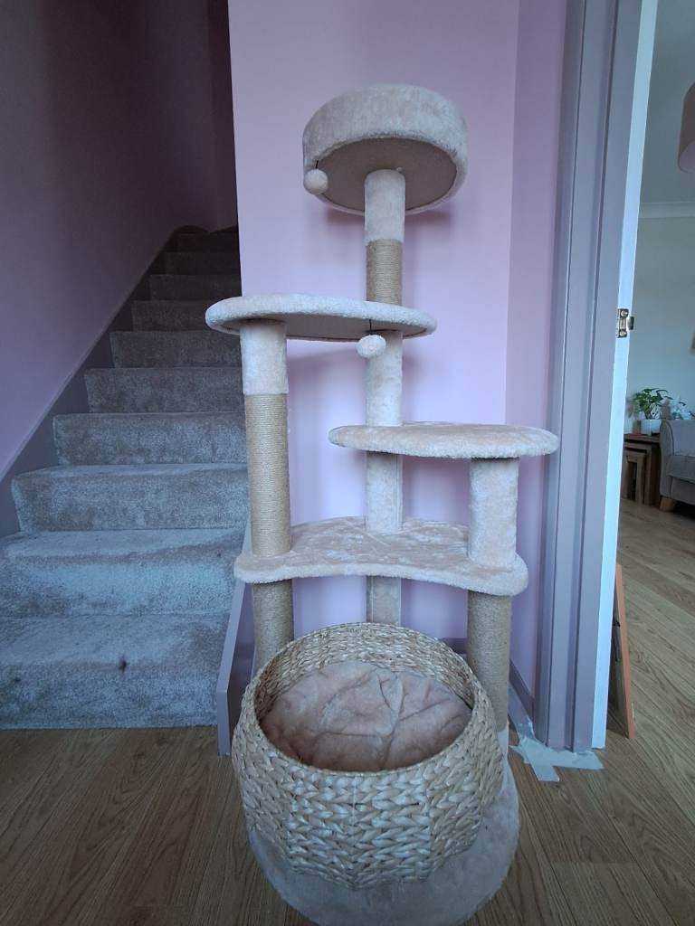Cat Tree for Sale ... barely used!  