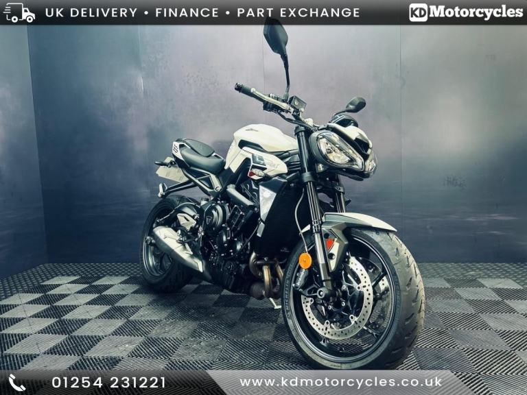 Triumph Street Triple 765 R, Low Miles