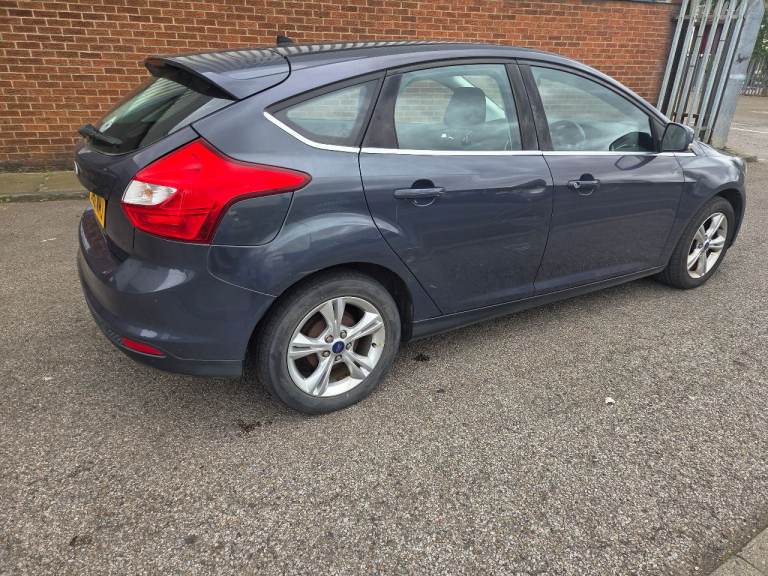 FORD FOCUS 1.6 ZETEC 2012 