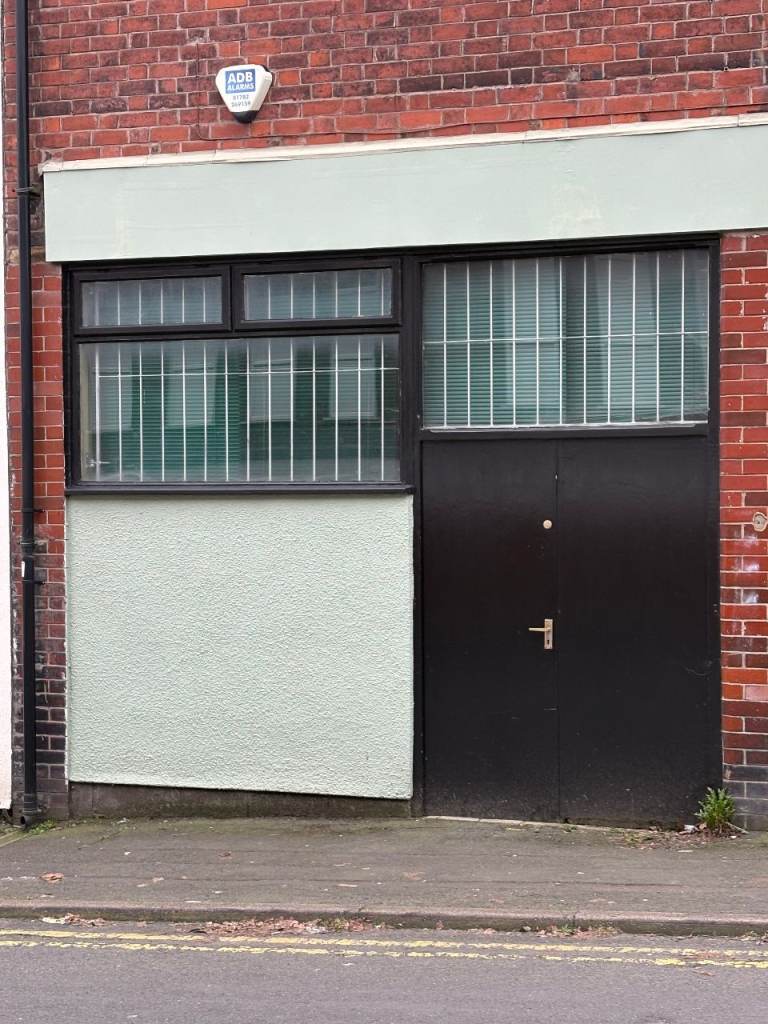 Large Storage Unit to Rent - Tunstall, Stoke-on-Trent