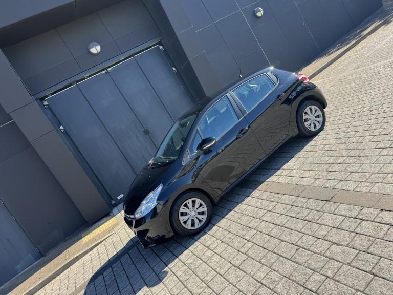 PEUGEOT 208 1.2 VTi Access+ 2013