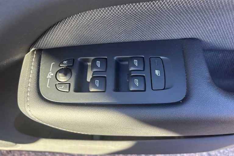 2020 Volvo XC60 2.0 T8 [390] Hybrid R DESIGN Pro 5dr AWD G tronic ESTATE PETROL/ELECTRIC Automatic