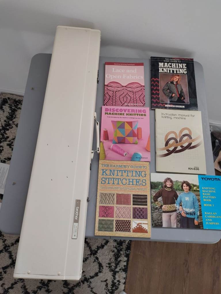 NEW Brother KH-836 Punchcard 4.5mm Knitting Machine + 4 New Knitting Books-