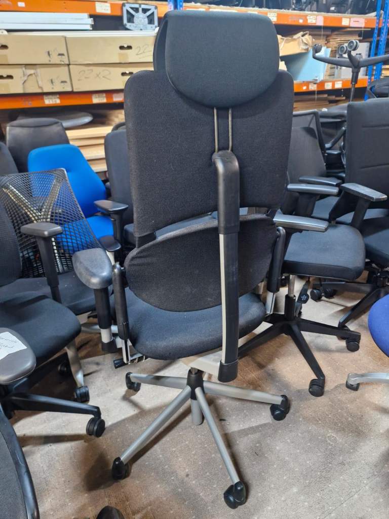 Steelcase please ergonomic office chair with headrest