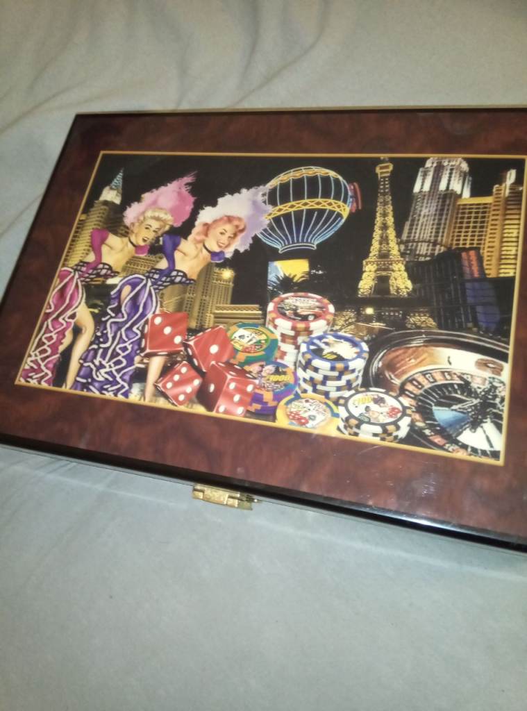 Lovely poker  200 chip set very good quality...open to offers thanks Stephen 