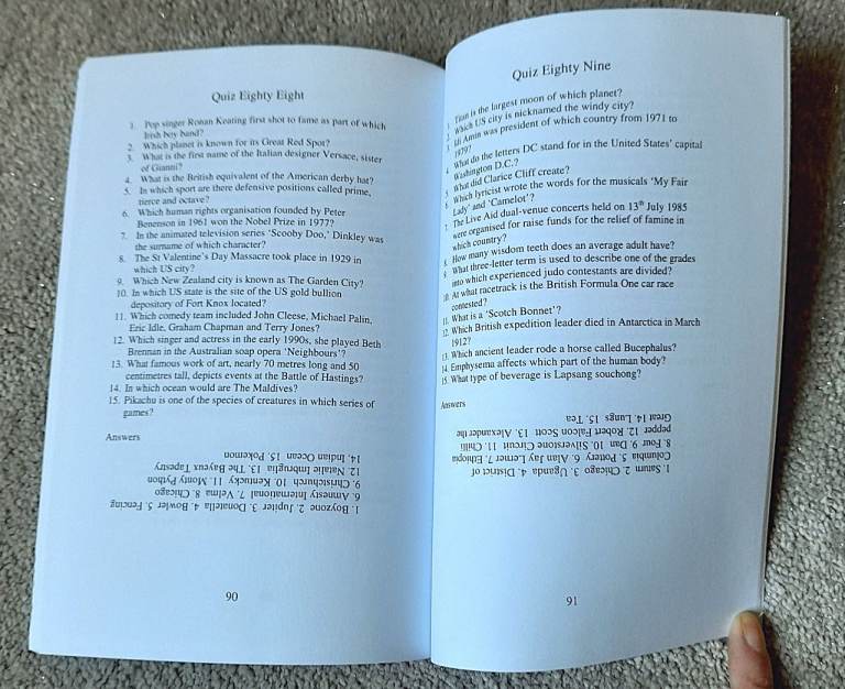 2 Family General Knowledge Quiz Books 3,500 Questions Christmas Party Pub Quiz