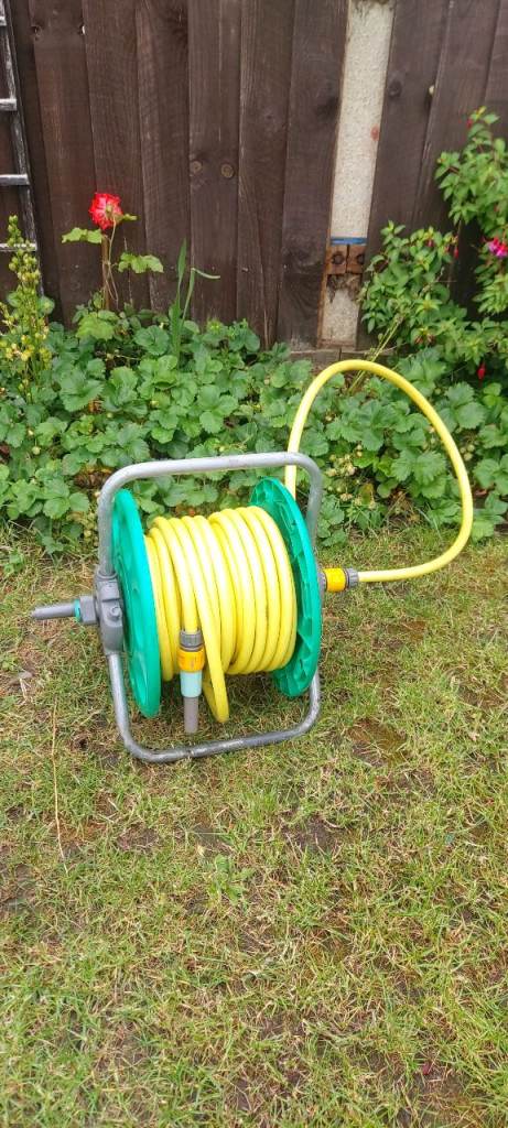 Garden hose reel 